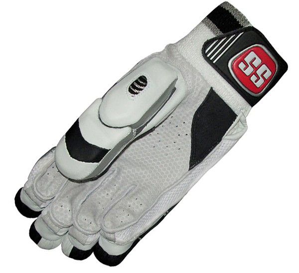SS Millennium Pro Cricket Batting Gloves price in Pakistan, SS Circket